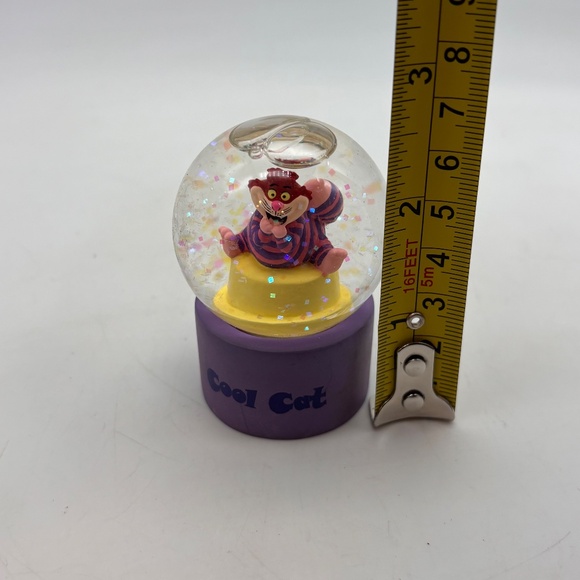 Disney Alice in Wonderland Cheshire Cat 'Cool Cat' Mini Collectible Snow Globe - Picture 7 of 8